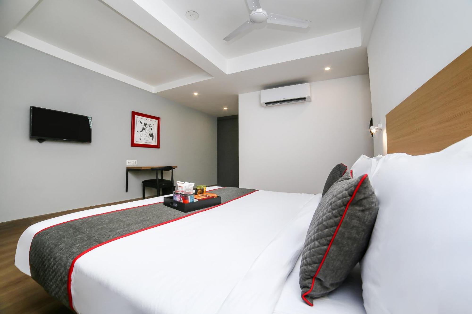 Townhouse Sohna Road 2 Hotel Gurgaon Exterior photo